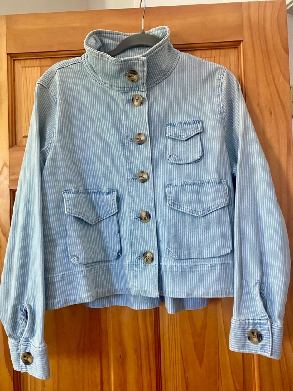 LOFT 100% Cotton Striped Denim Utility Jacket Boxy Cropped Blue White Pinstripe
